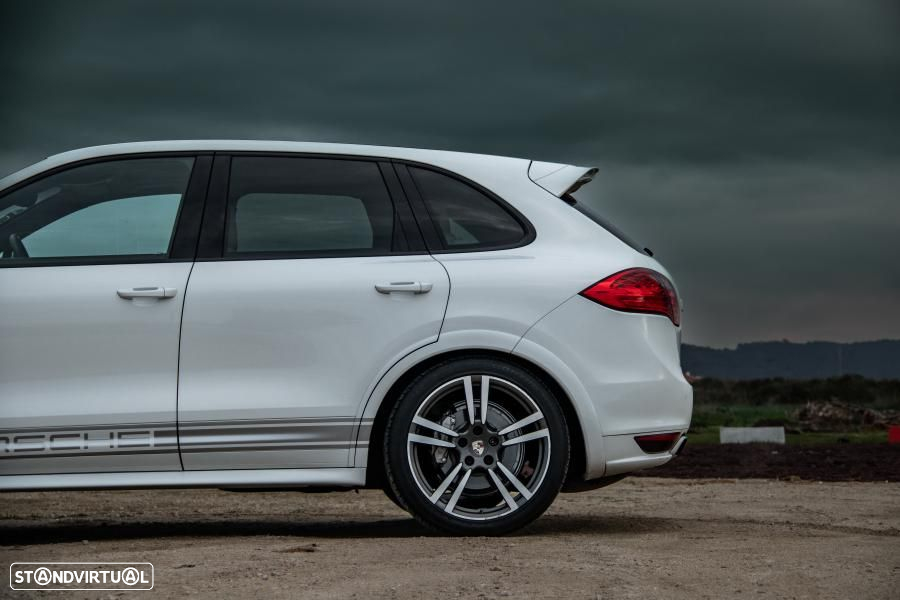 Porsche Cayenne S Hybrid - 20