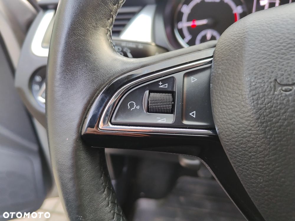 Skoda RAPID Spb 1.0 TSI Drive - 22