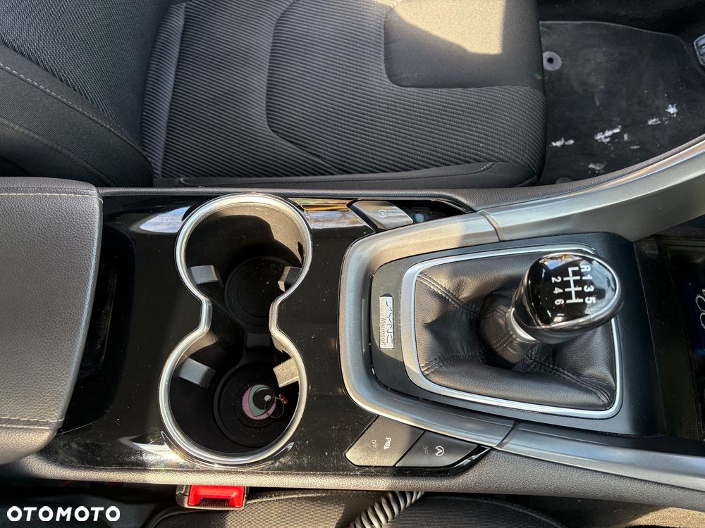 Ford Mondeo ver-2-0-tdci-titanium - 18