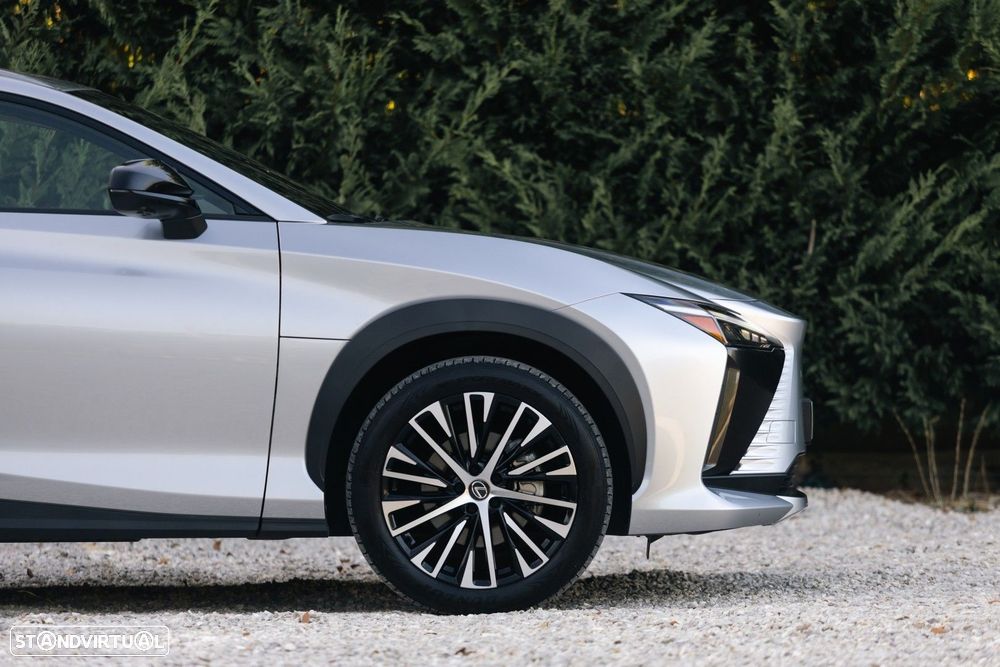 Lexus RZ 300e Premium - 15