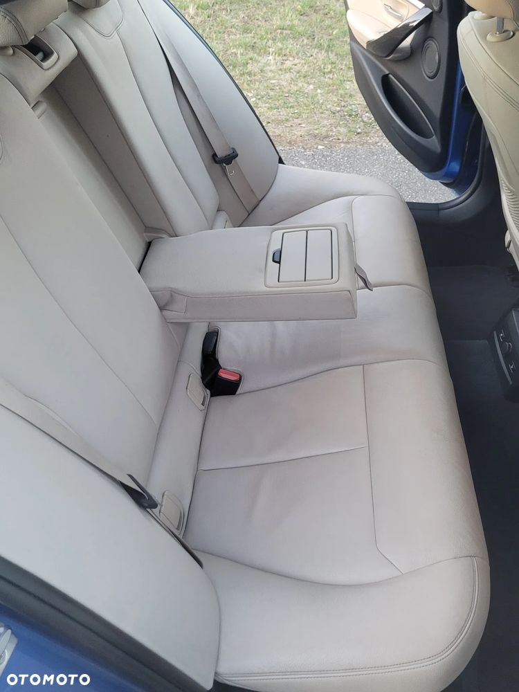 BMW Seria 3 340i xDrive M Sport Shadow - 35