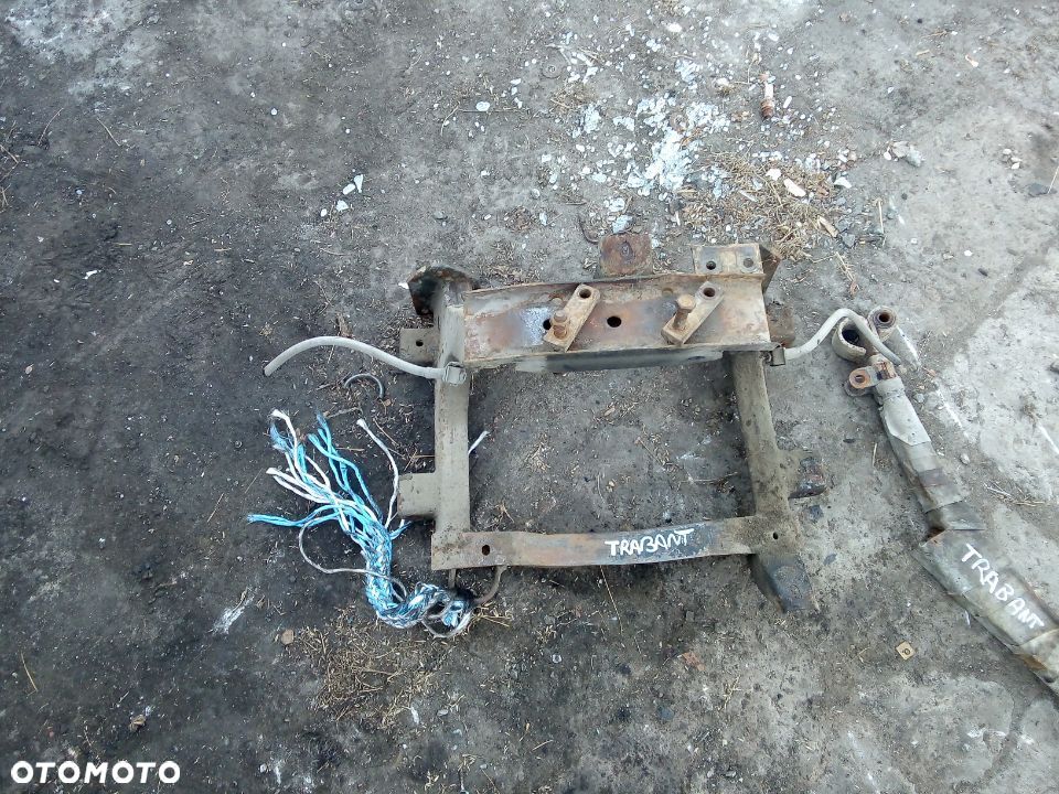 TRABANT 601 rama przednie zawieszenie - 2