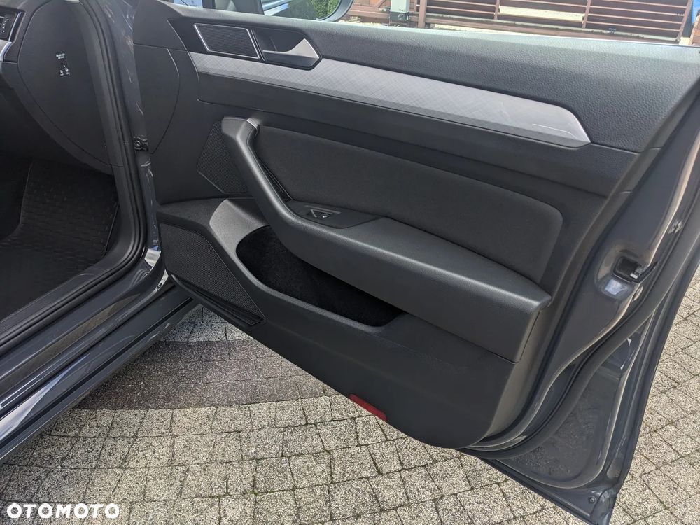 Volkswagen Passat 1.5 TSI EVO Business DSG - 30