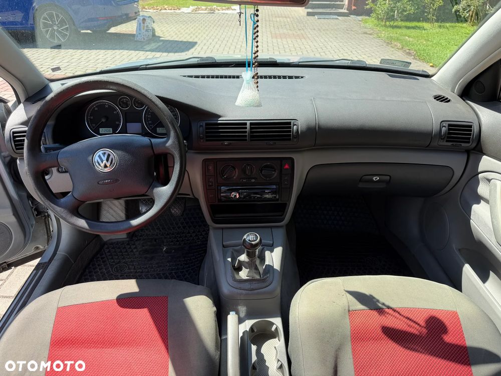 Volkswagen Passat - 11