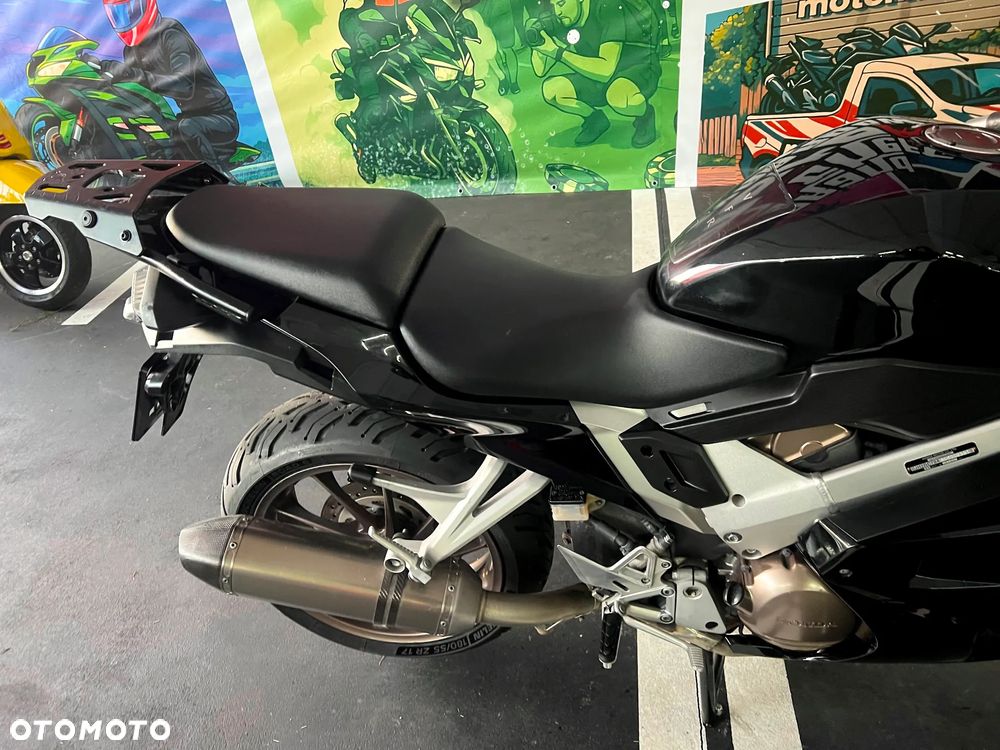 Honda VFR - 10