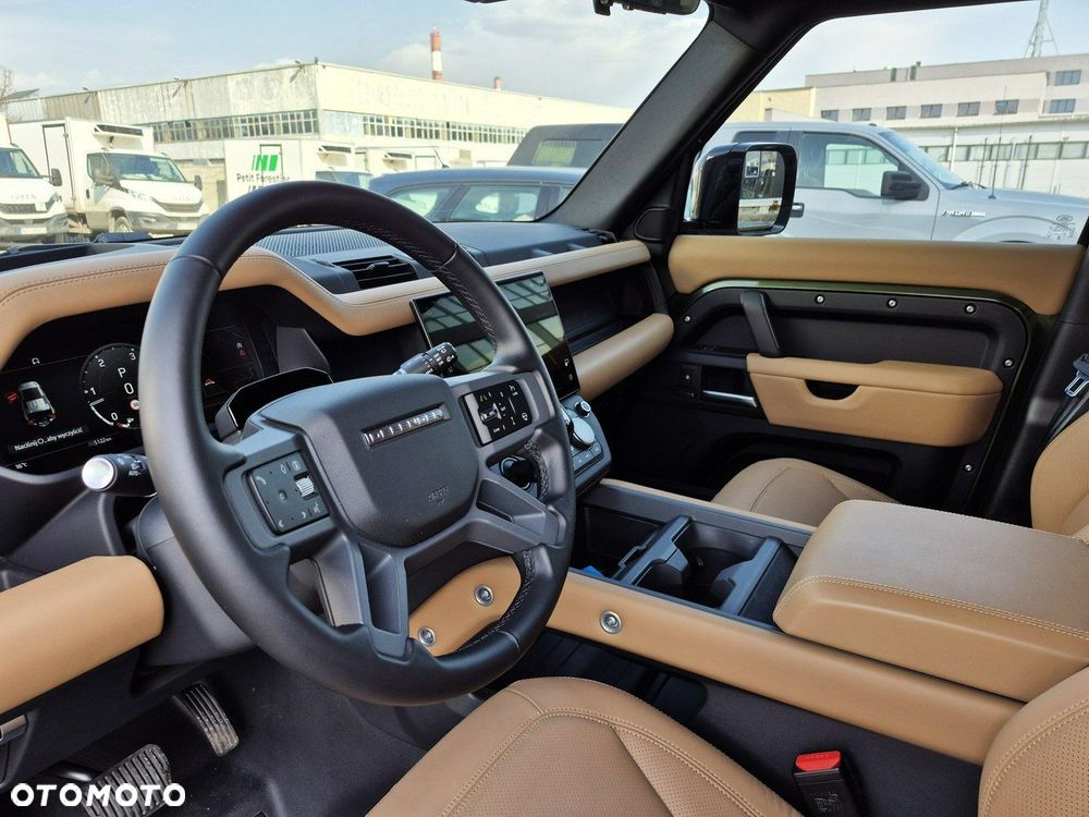 Land Rover Defender - 18