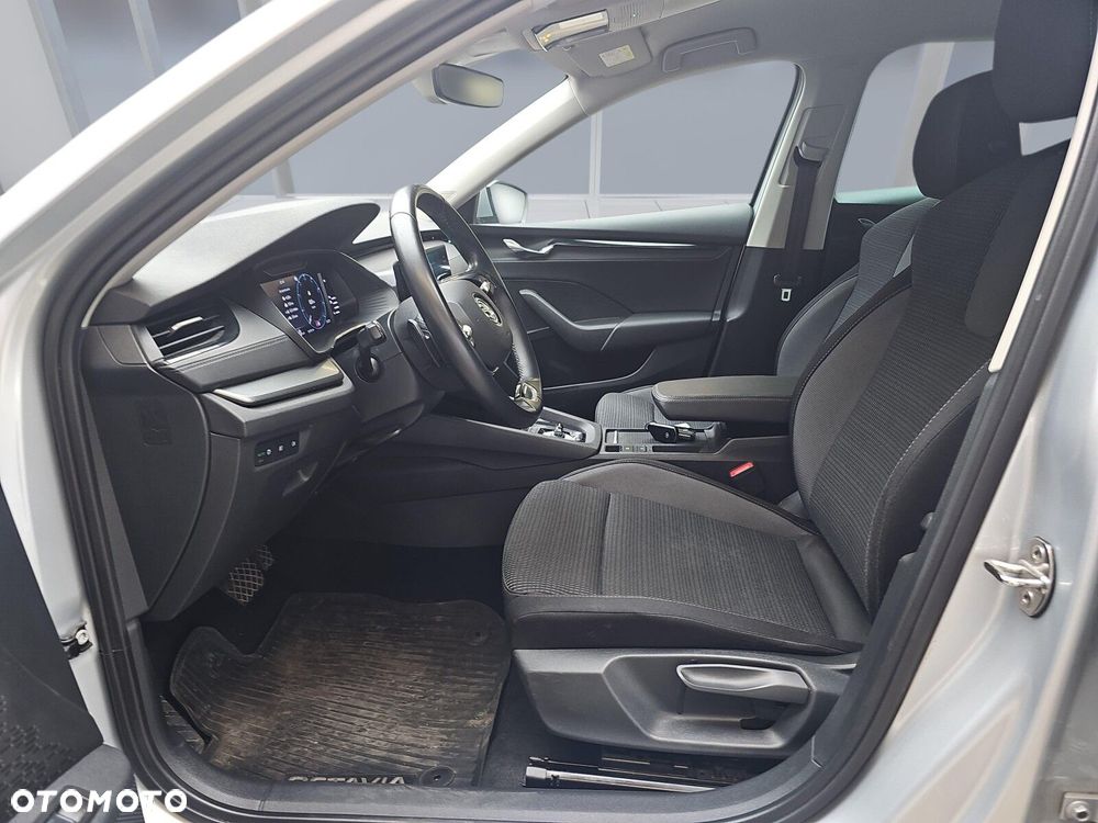 Skoda Octavia 2.0 TDI Ambition DSG - 9