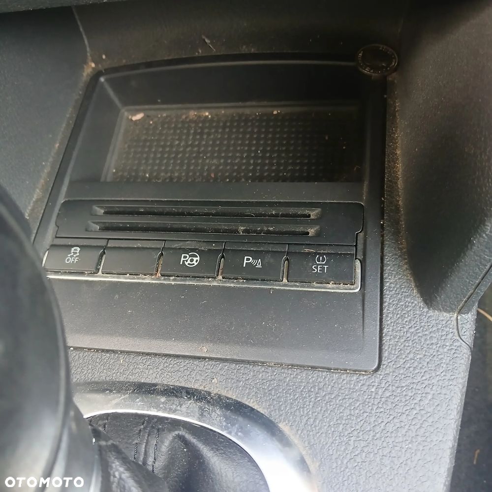 Volkswagen Touran 1.6 TDI DPF BlueMotion Technology DSG Comfortline - 32