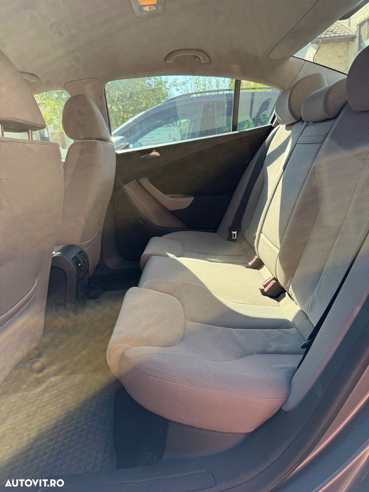 Volkswagen Passat Variant 2.0 FSI Highline 4Motion - 8