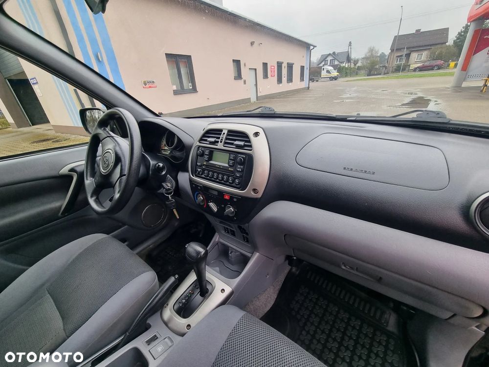 Toyota RAV4 2.0 VVT-i 4x4 - 19