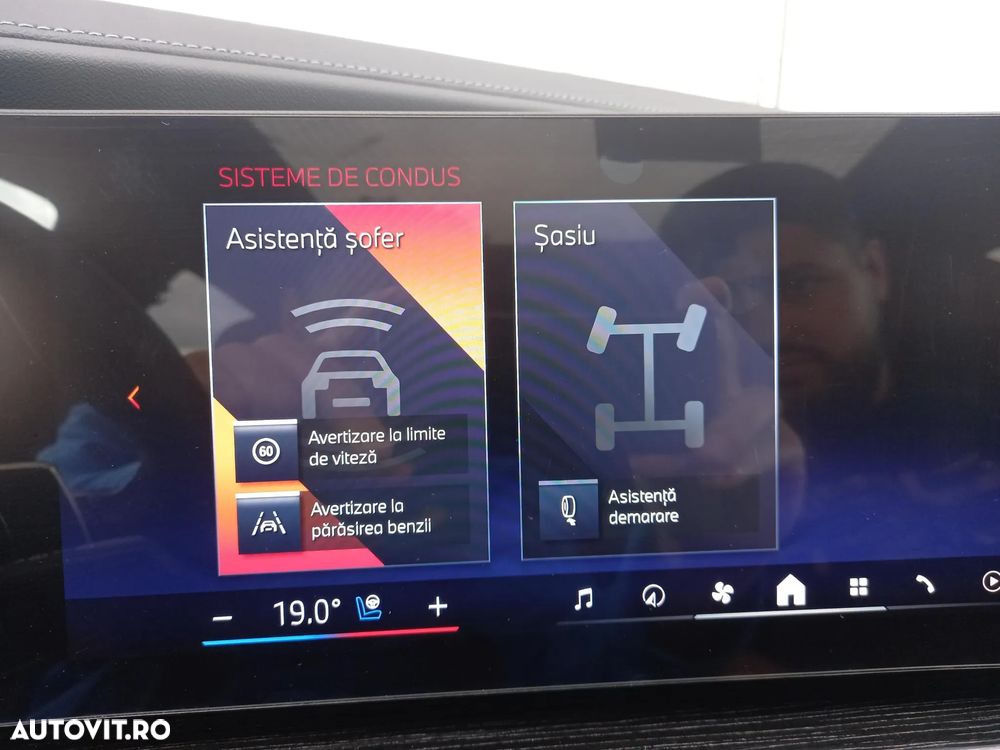 BMW Seria 7 740d xDrive MHEV - 25