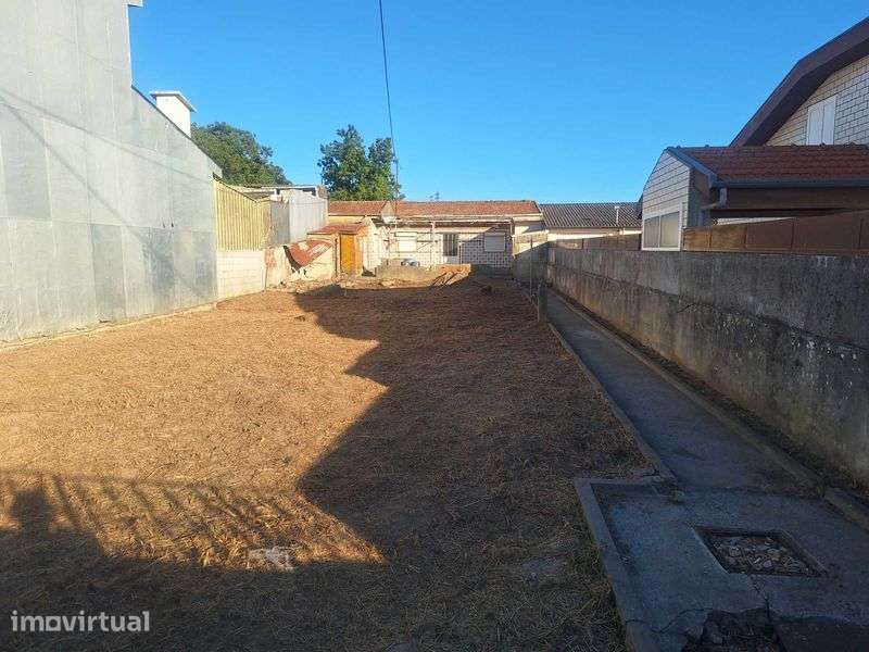 Terreno para moradia térrea em Matosinhos, Custóias