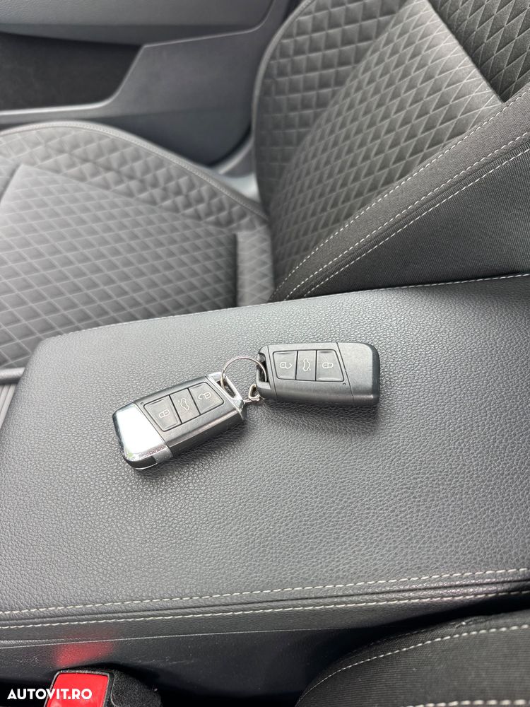 Skoda Superb 2.0 TDI DSG Premium Edition - 17