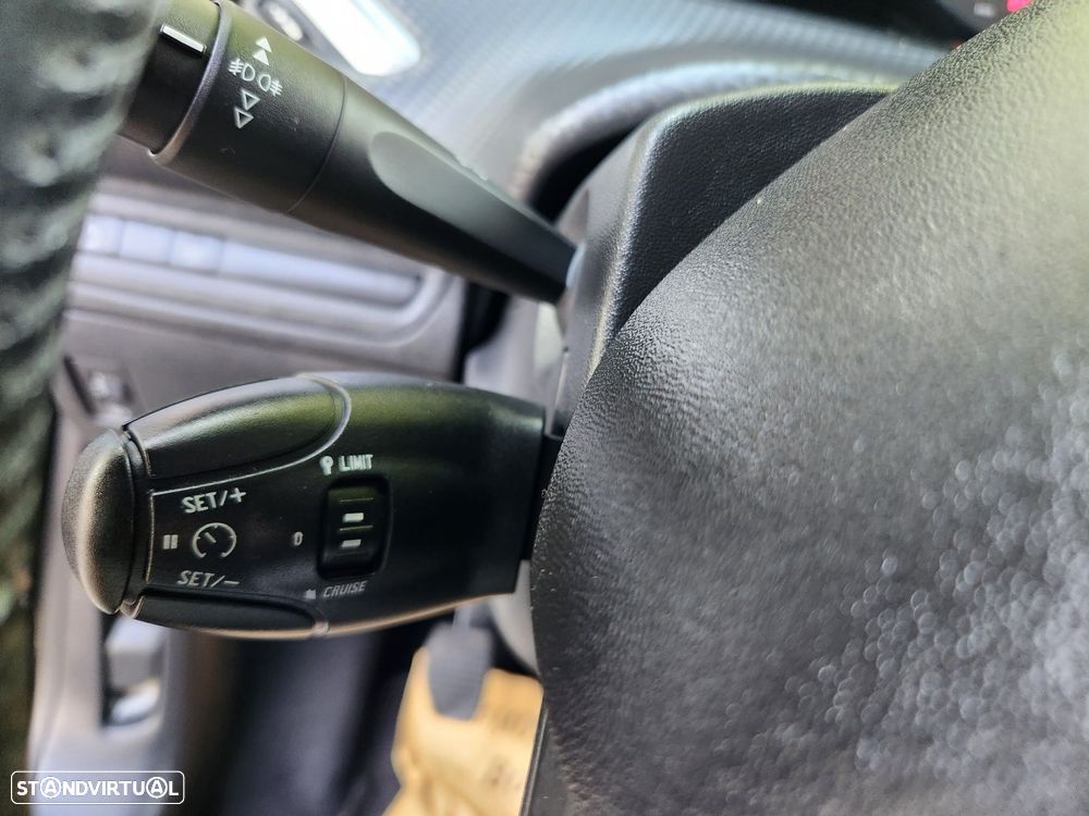 Peugeot 208 1.5 BlueHDi Signature - 15