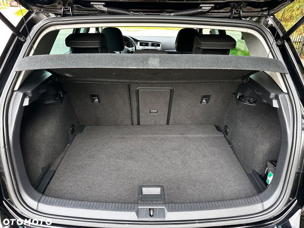 Volkswagen Golf 2.0 TDI BlueMotion Technology Lounge - 29