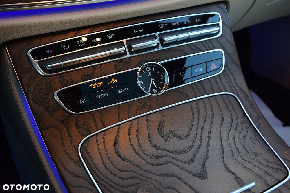 Mercedes-Benz Klasa E 400 d 4-Matic 9G-TRONIC - 18