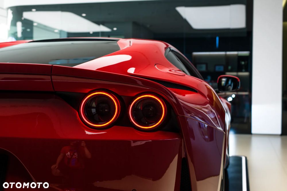 Ferrari 812 Superfast - 17