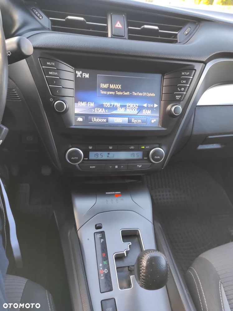 Toyota Avensis 1.8 Active MS - 8