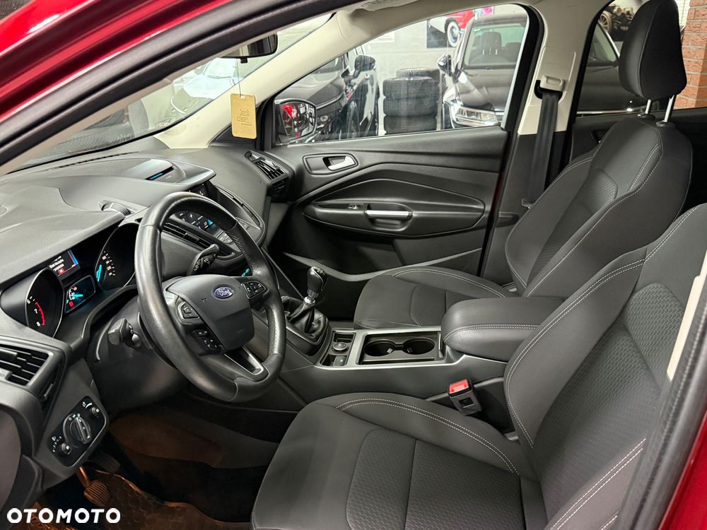 Ford Kuga 1.5 EcoBoost 2x4 Titanium - 16