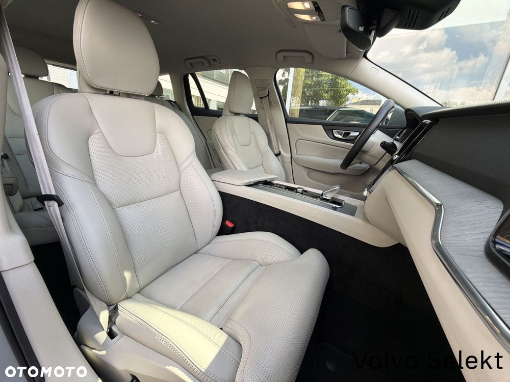 Volvo V60 Cross Country - 12