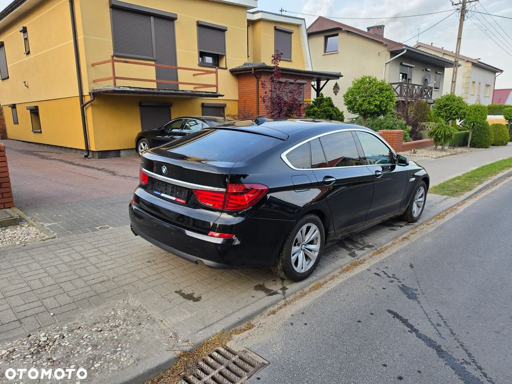 BMW 5GT - 4