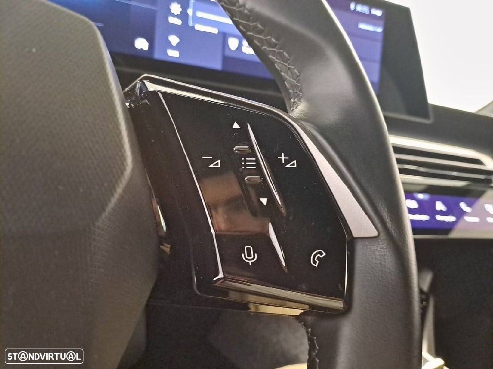 Peugeot 5008 1.2 Hybrid Allure e-DCS6 - 17