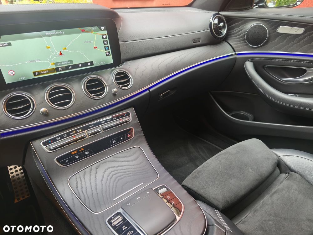 Mercedes-Benz Klasa E 220 d T 9G-TRONIC AMG Line - 19