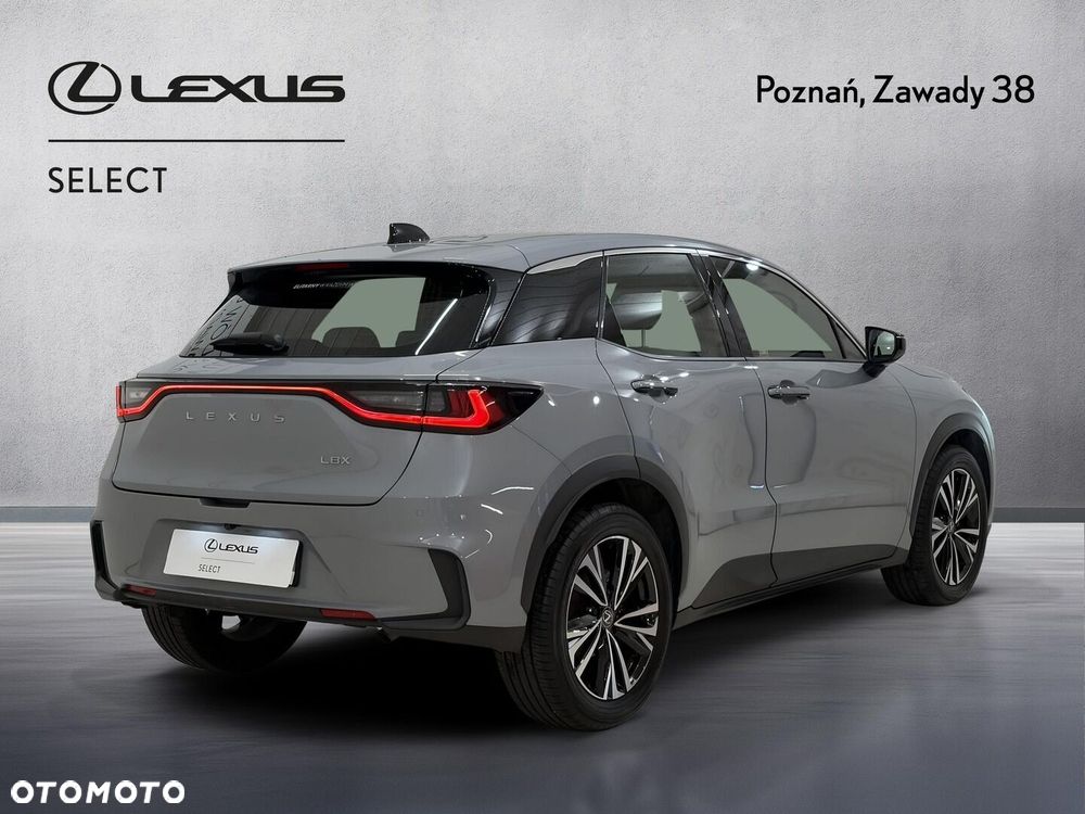 Lexus LBX 1.5 Hybrid - 3