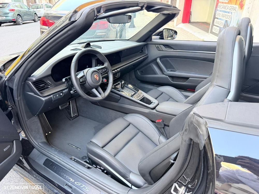 Porsche 911 (992) Carrera GTS - 3