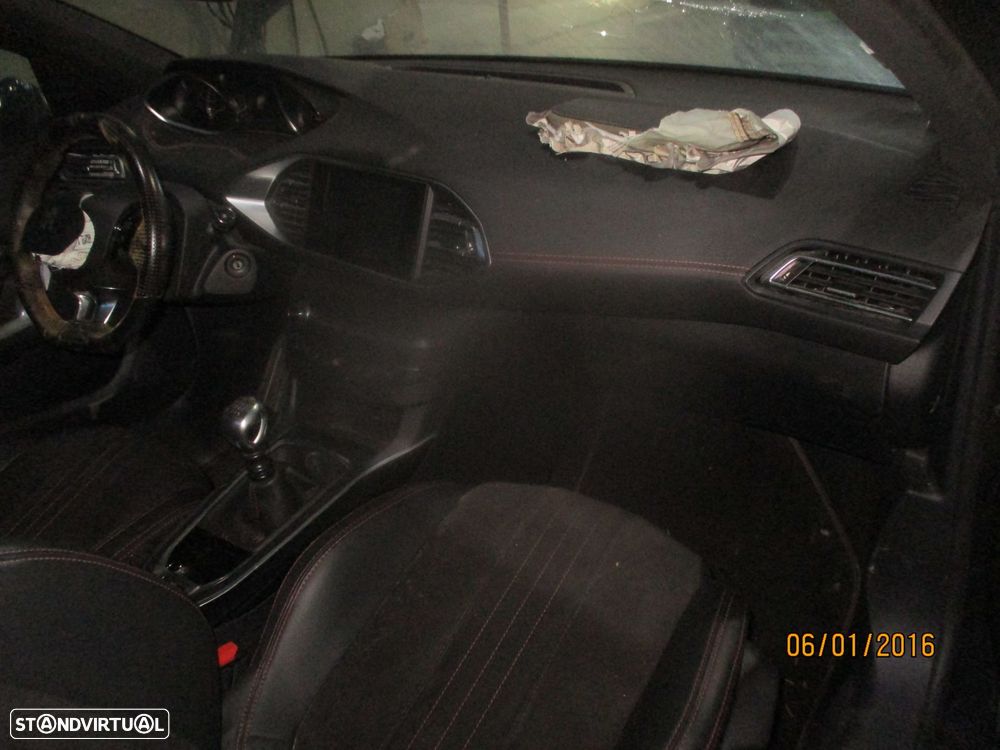 Carro MOT: EB2DTS HNY CXZVEL:  MC6 PEUGEOT 308 2 2015 1.2 PURETECH 131CV 5P PRETO GASOLINA - 5