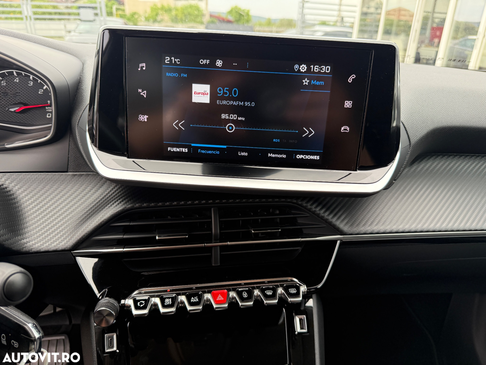 Peugeot 2008 BlueHDi 130 EAT8 Allure Pack - 24
