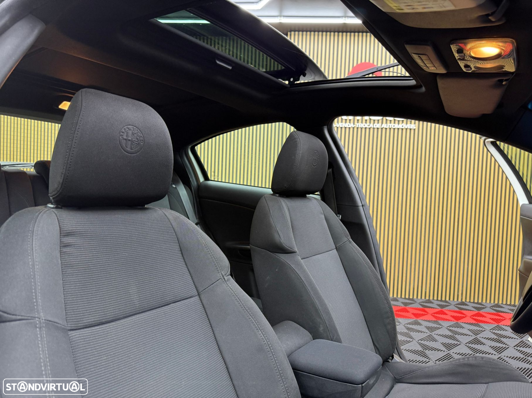 Alfa Romeo Giulietta 2.0 JTDm Distinctive - 36