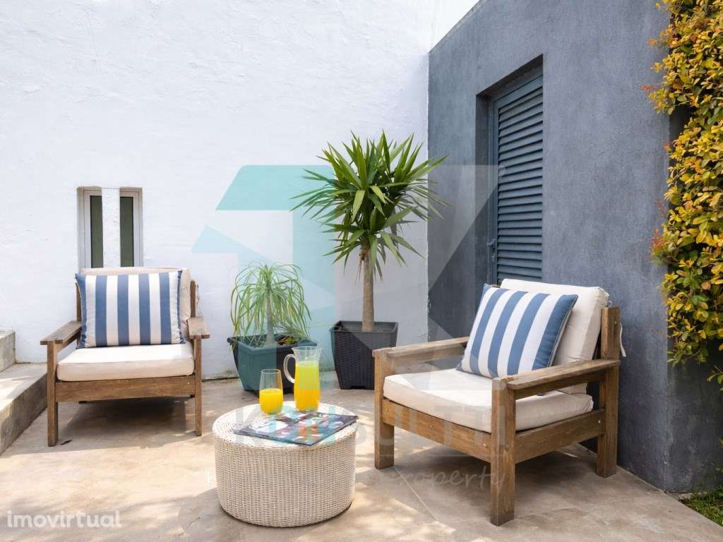 Moradia T3 + T2 em São João do Estoril - Alapraia - Grande imagem: 2/60