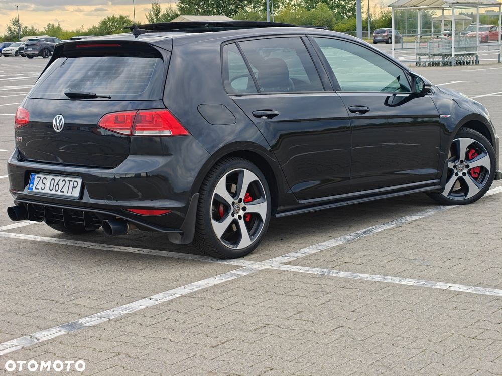 Volkswagen Golf - 4