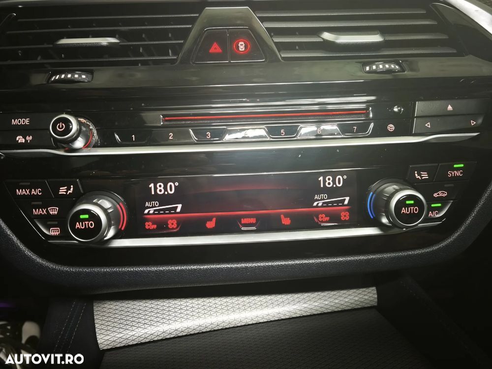 BMW Seria 5 530d xDrive Aut. - 12