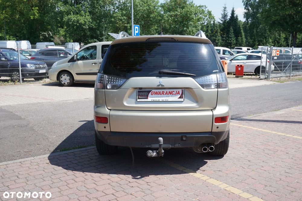 Mitsubishi Outlander 2.0 DID Instyle - 4