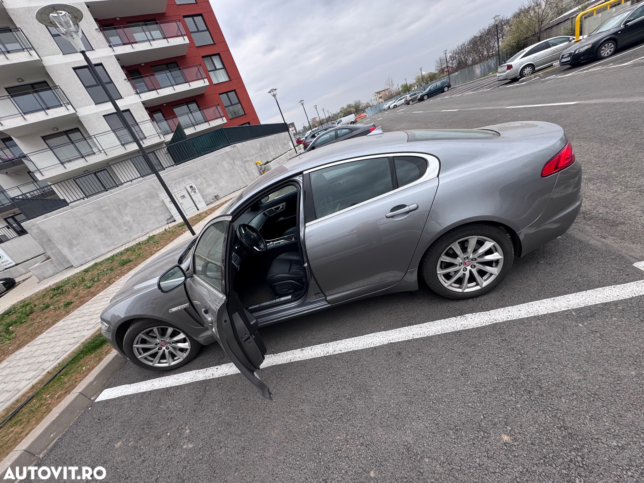 Jaguar XF 2.2D Luxury - 3