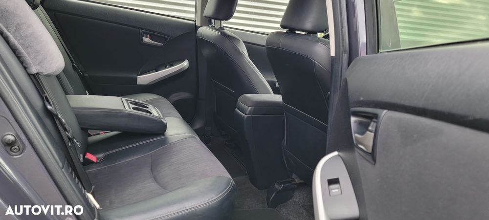 Toyota Prius ver--hybrid-life - 14