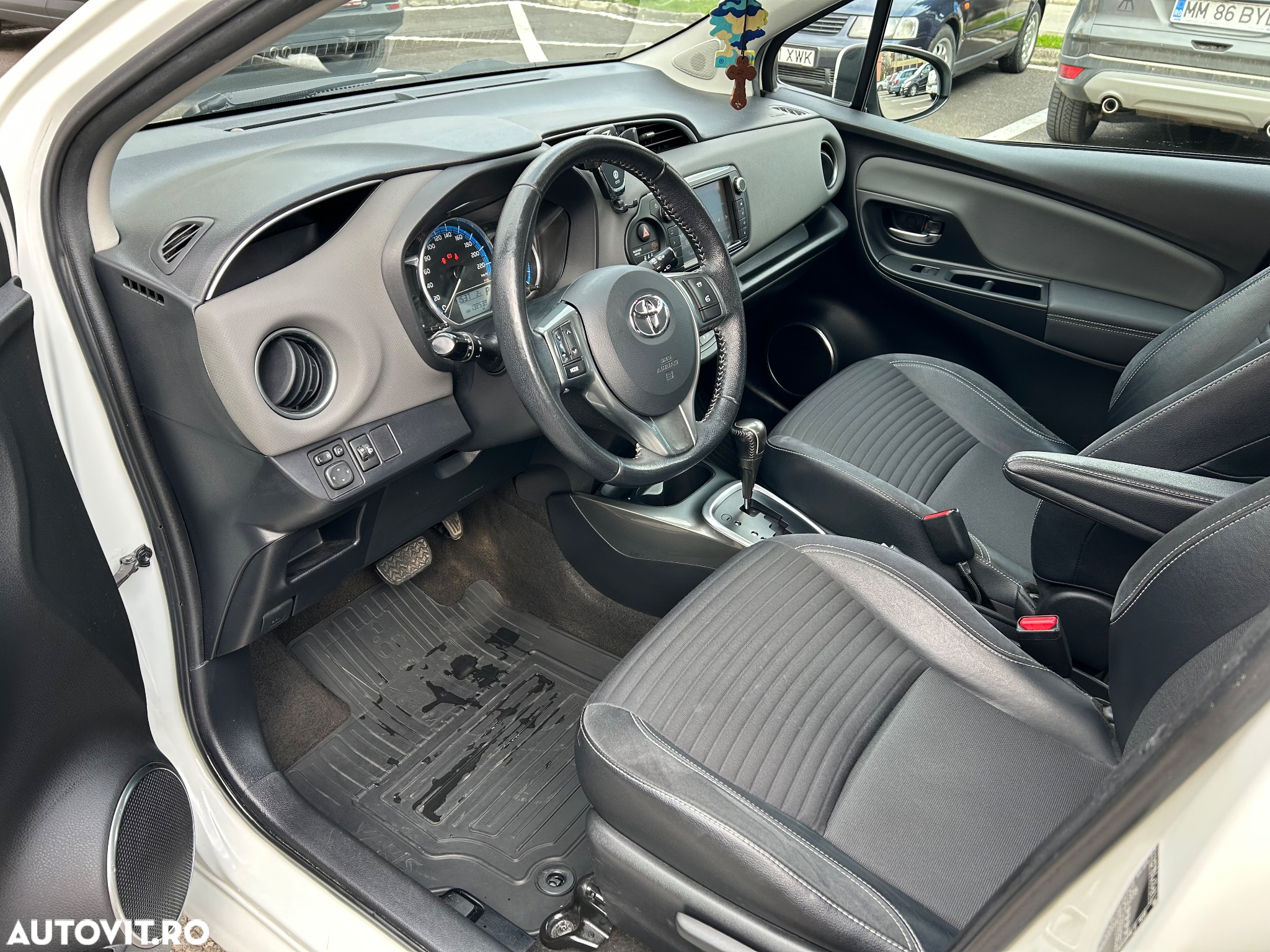 Toyota Yaris 1.5 VVT-i HSD Sol - 13