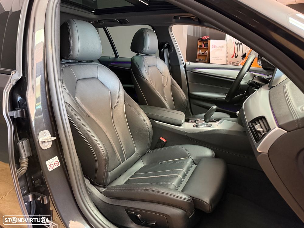 BMW 530 e Pack Desportivo M - 14