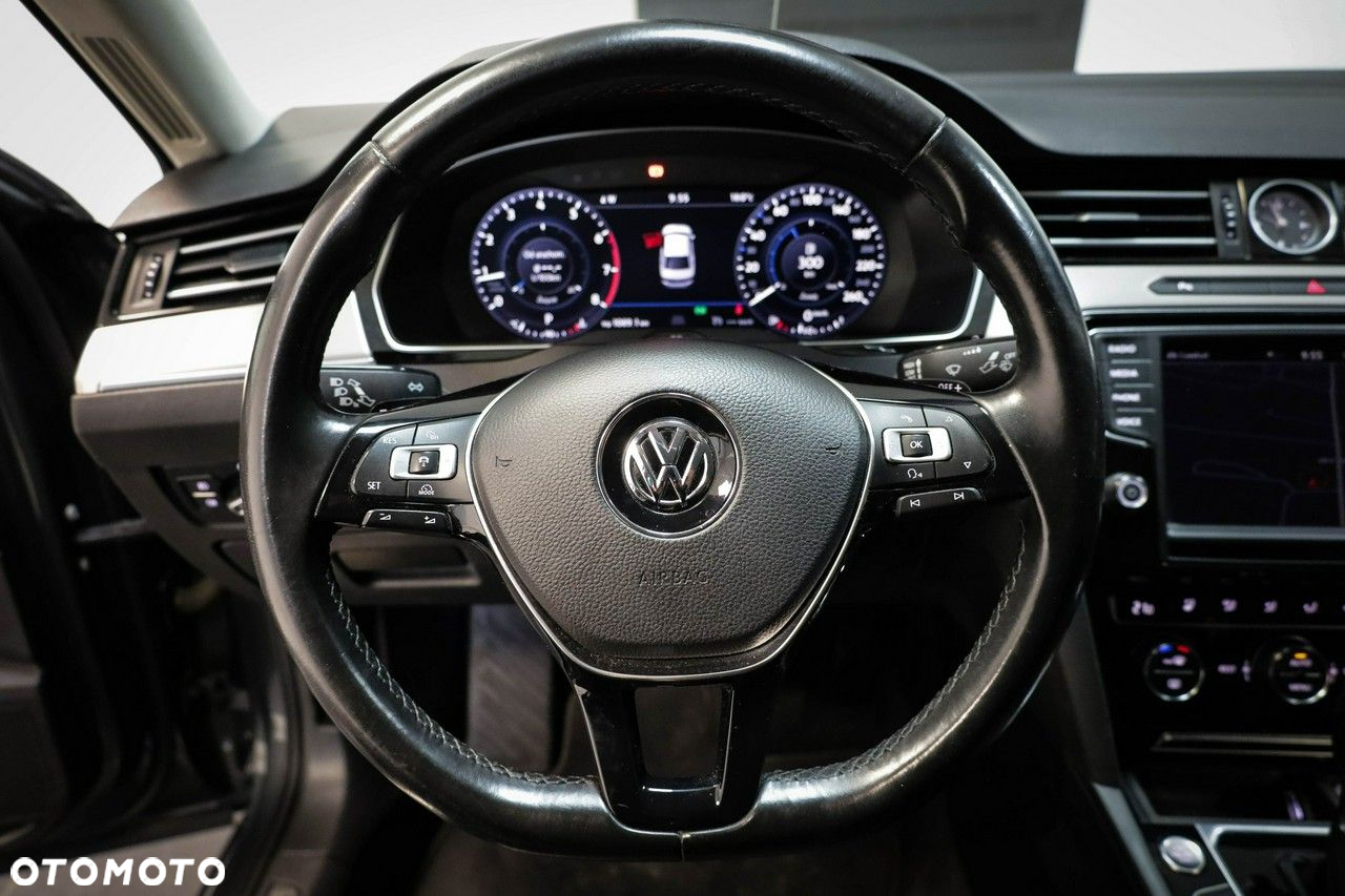 Volkswagen Passat - 17