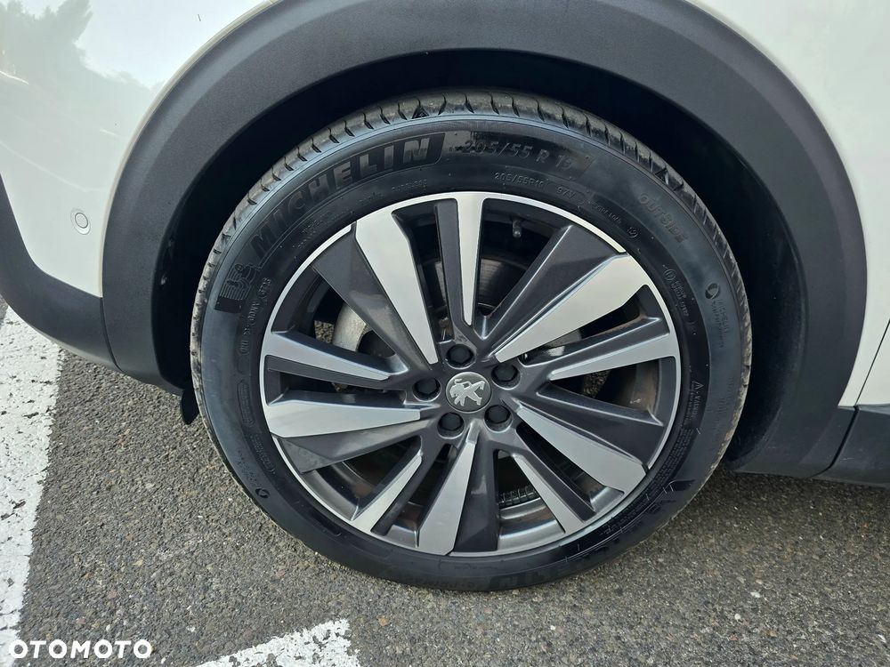 Peugeot 3008 1.6 PureTech HYbrid4 GT Line S&S EAT8 - 10