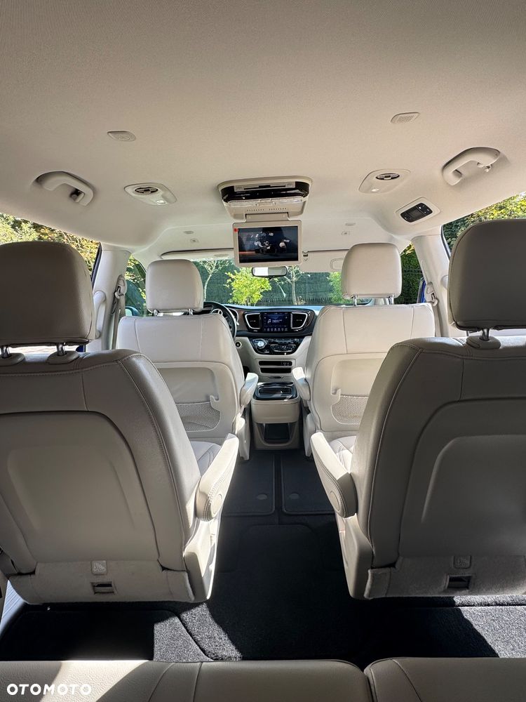 Chrysler Pacifica - 9