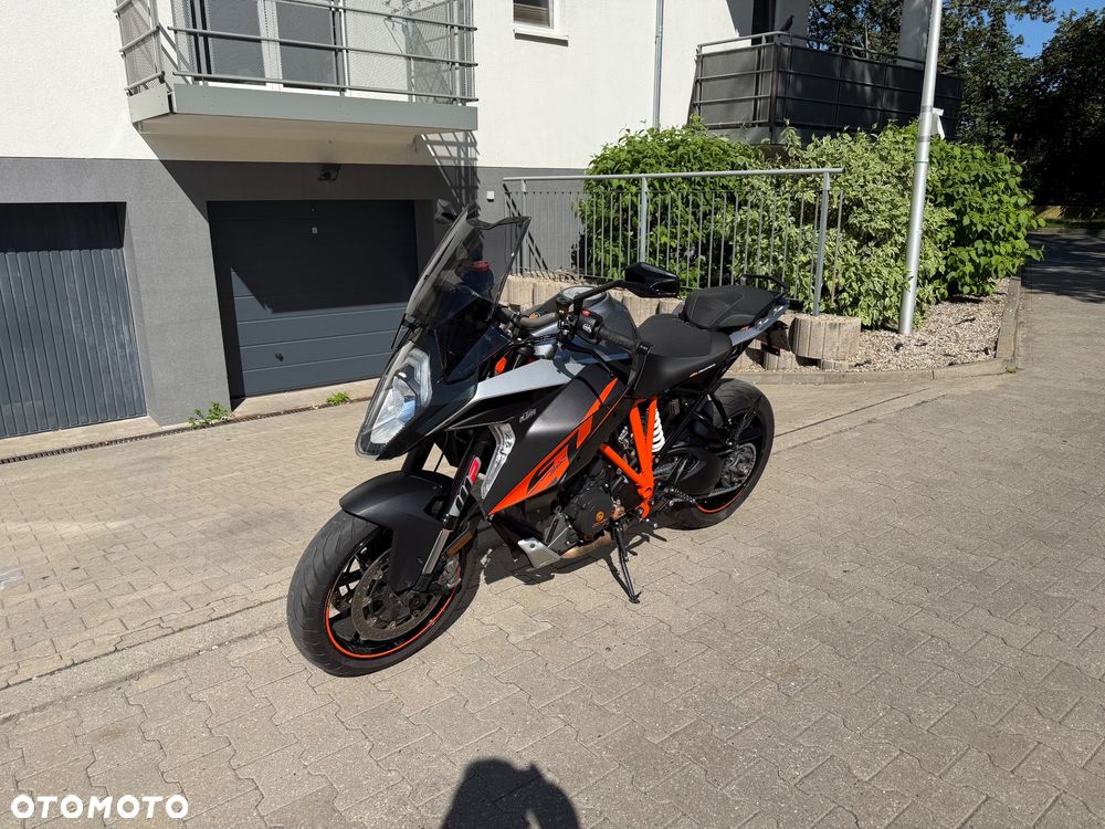 KTM Super Duke - 1