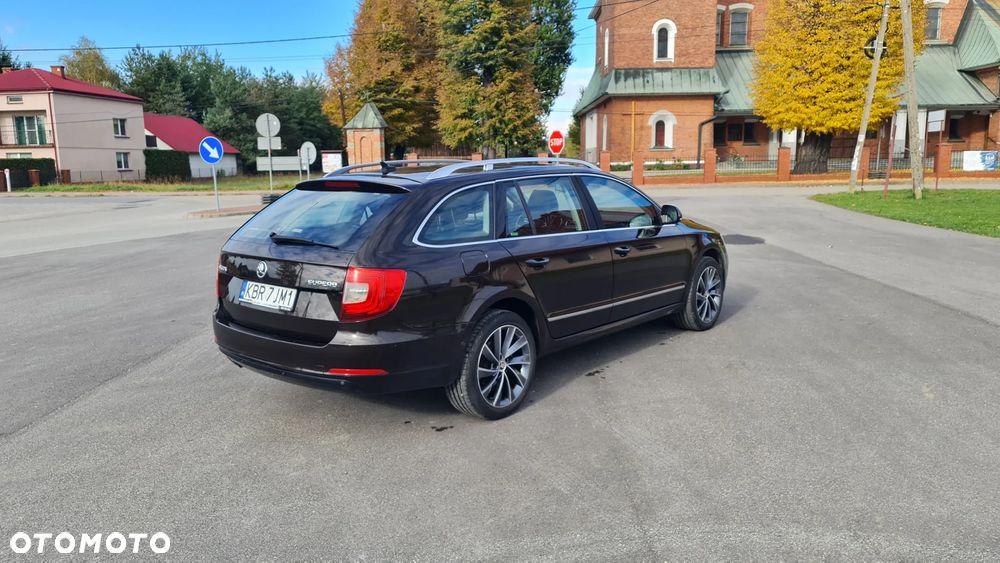 Skoda Superb 2.0 TDI Platinum DSG - 4