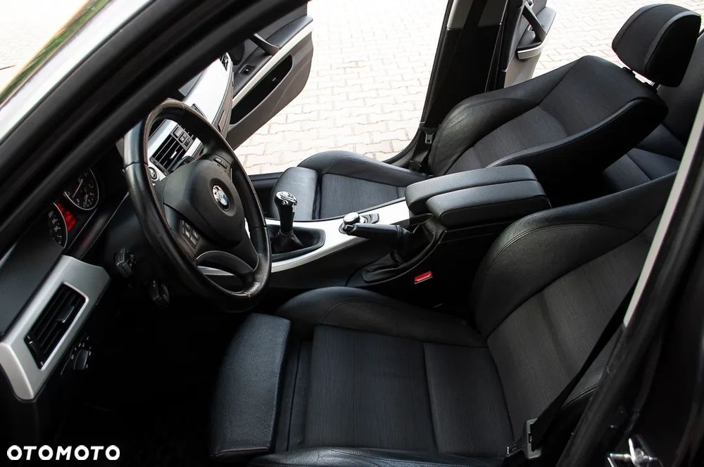 BMW Seria 3 318i Edition Sport - 38