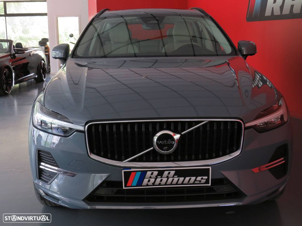 Volvo XC 60 2.0 B4 Momentum Plus - 3