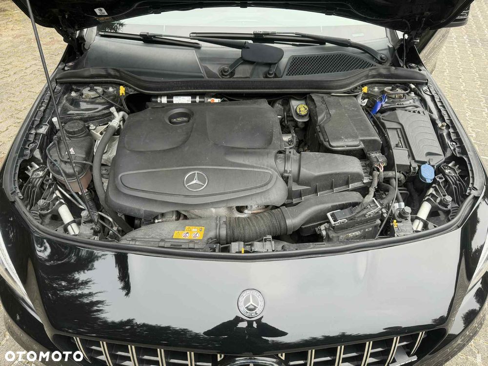 Mercedes-Benz CLA - 12