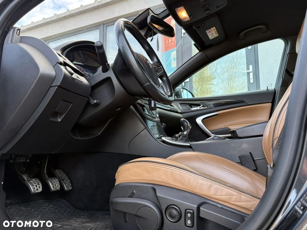 Opel Insignia 2.0 T Cosmo 4x4 S&S EU6 - 10