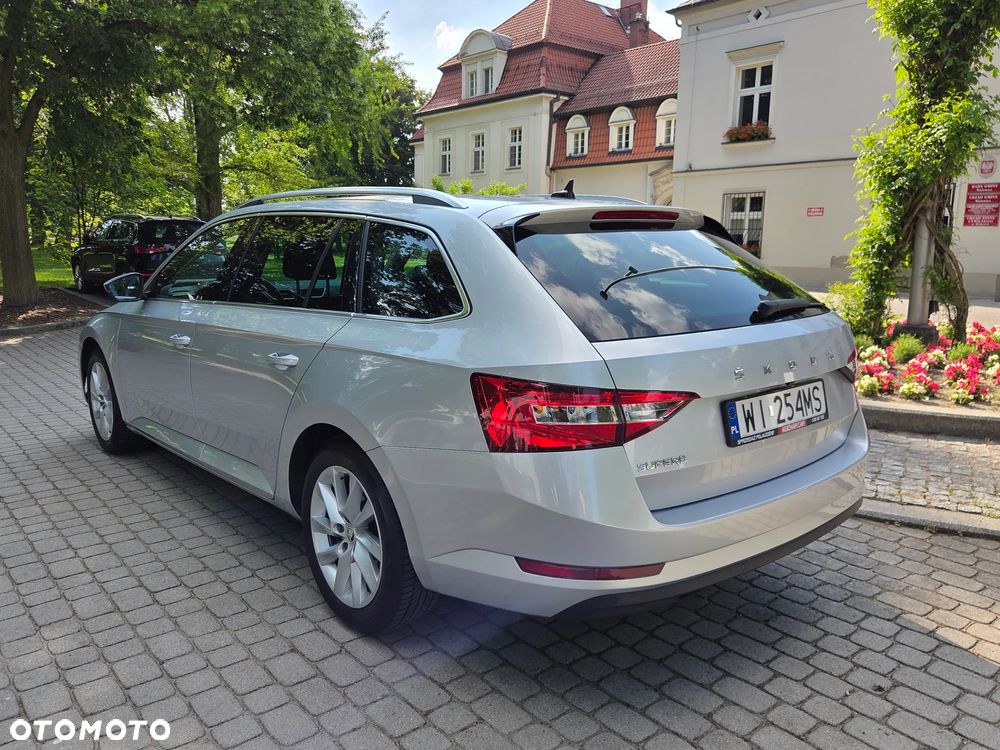 Skoda Superb 2.0 TDI SCR Ambition DSG - 8